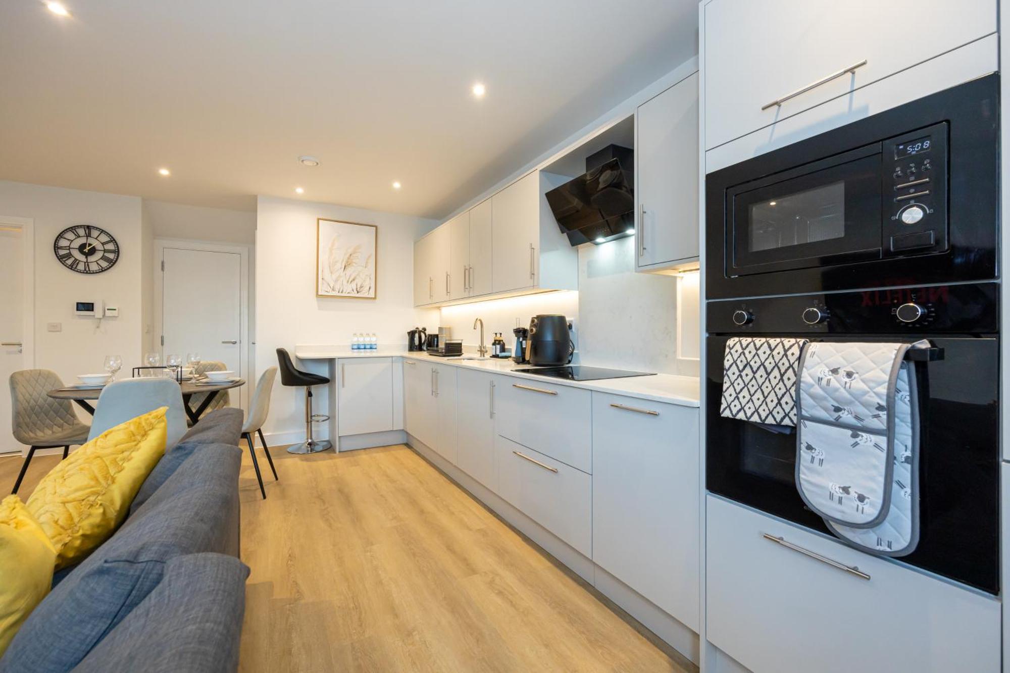 Modern 2 Bed Near Wythenshawe Hospital And Manchester Airport With Parking Kültér fotó